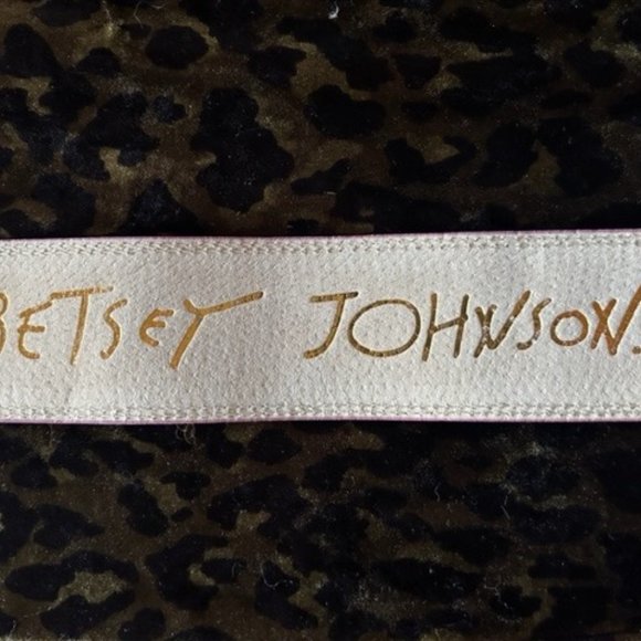 Y2K Betsey Johnson Hot Pink Patented Leather Belt - Picture 5 of 6